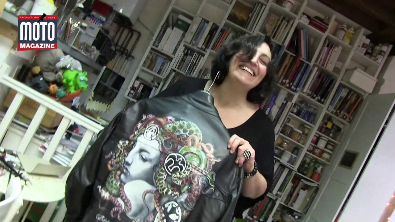 Bibichon de Paname, tatoueuse de cuirs moto ! Un drôle de job