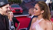 Jennifer Lopez - Red Carpet Interview (2014 American Music Awards)
