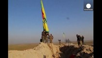 Les Kurdes dansent pour la libération de Kobané