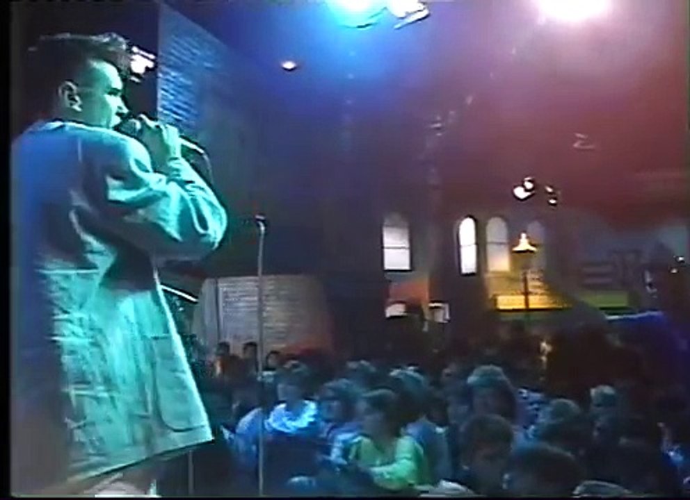 The Smiths - «  There Is a Light That Never Goes Out » (1986)