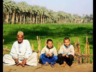 محلاها عيشة الفلاح-أسمهان