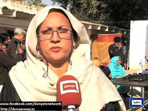 Dunya News - Female teachers being given weapons training in Peshawar