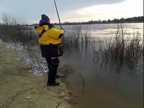 Balık Yakalayamayan Olta Balıkçısı Çok Fena Kızdı