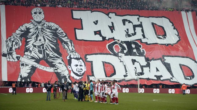 Belgique : Scandale de la banderole du Standard de Liège - ZAPPING ACTU DU 27/01/2015
