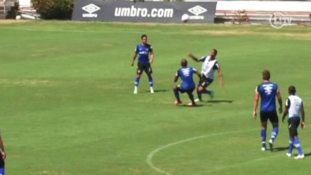 Olé! Jhon Cley dá lindo balão em treino do Vasco