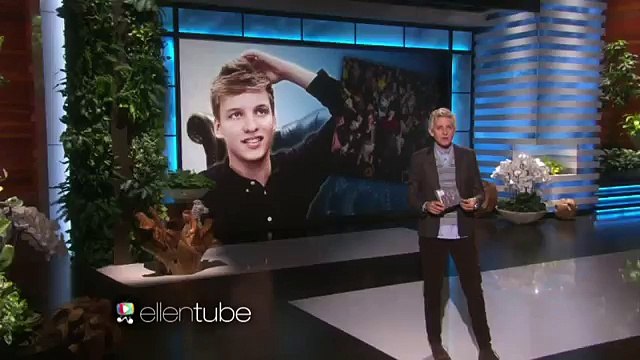 George Ezra Performs 'Budapest'