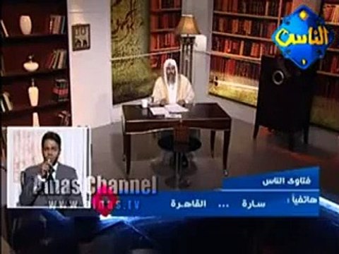 هل يجب على المرأة لبس القفاز في الصلاة ؟