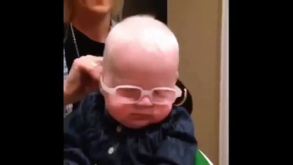 La petite Louise voit sa maman pour la 1ère fois