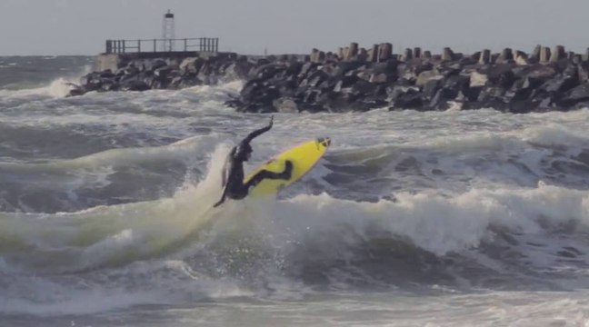 Surf hivernal entre la Norvège, le Danemark et l'Espagne