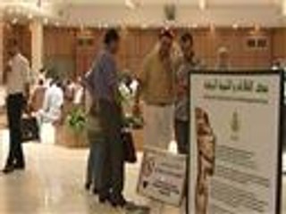 انهيار أسعار النفط يربك سياسات الإنفاق الاجتماعي بالجزائر
