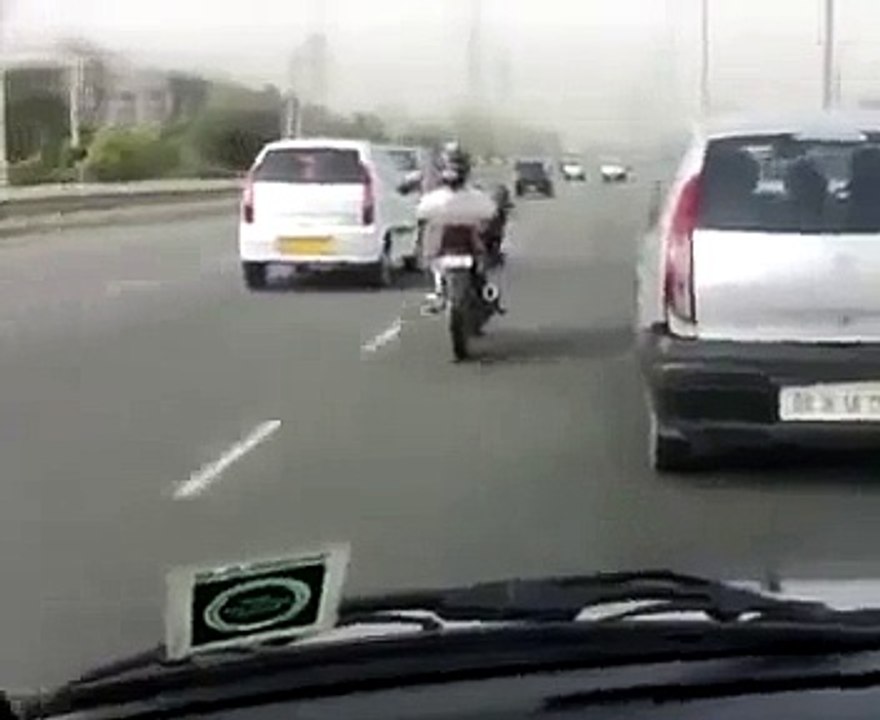 MotorBike Stunt in Busy Streets of Delhi