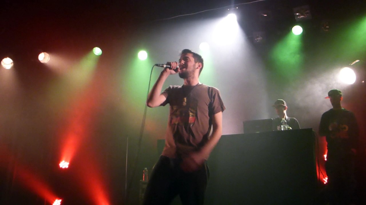 ti zion backed by doctor bud au portail coucou my town (live)