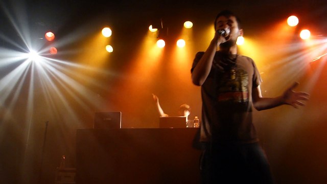 freestyle Mc sanka & ti zion backed by doctor bud au portail coucou (live)