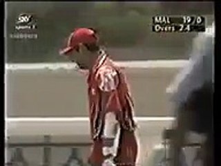 *RARE FOOTAGE* SHAHID AFRIDI Playing for Malaysia in Super Cricket vs India 1998