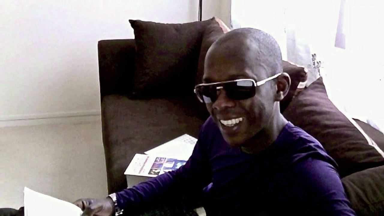 YAROSCAR-LE SON QUI PLEURE, QUI NE RIT PAS OLD VERSION (2008)