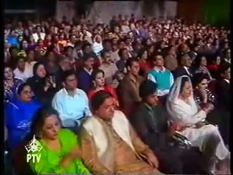 Seemi Zaidi & Zarqa - Jidhar Jidhar Nazar Gayee Ptv Eid Show 1995_(360p)