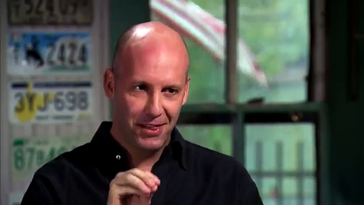 Une employée modèle reçoit une augmentation... de son tour de poitrine