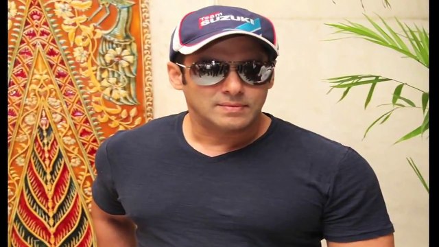 CELEBRITY SCANDAL - Salman Khan And Jacqueline Fernandez Spotted Together In Sri Lanka!