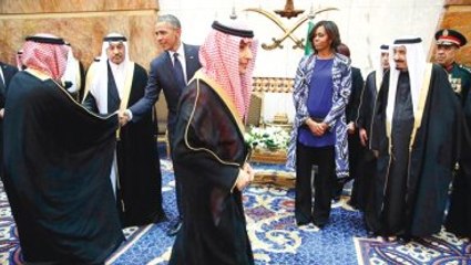 Suudi Yetkililer Michelle Obama'nın Elini Sıkmadı