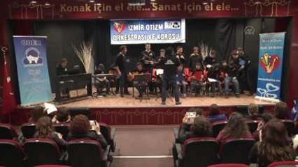 İzmir'de Engelleri "Koro" Halinde Aştılar