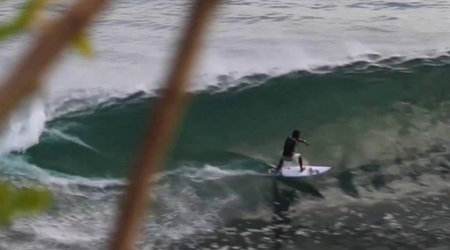 Barrels de rêve pour l'Expression Session à Padang Padang