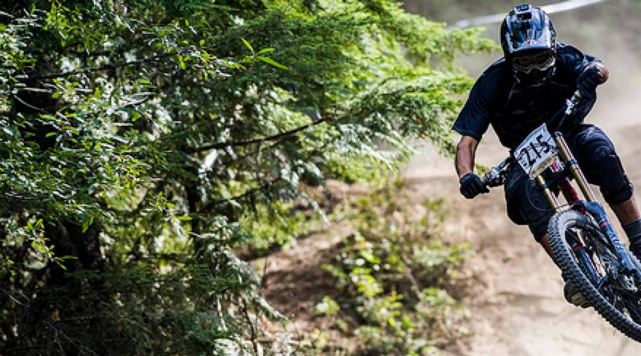 Steve Smith signe un triplé en descente aux Crankworx Whistler