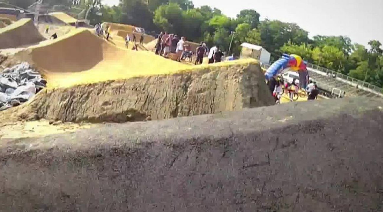 Caméra embarquée sur une piste de BMX hors normes