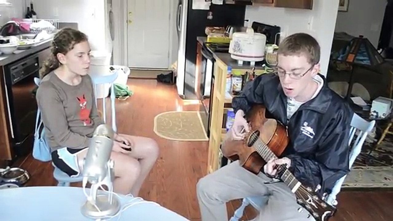 Juste magnifique ! "Hero" cover par Nathan and Eva Leach.