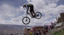 La Paz accueille une course atypique : le Red Bull Descenso del Condor