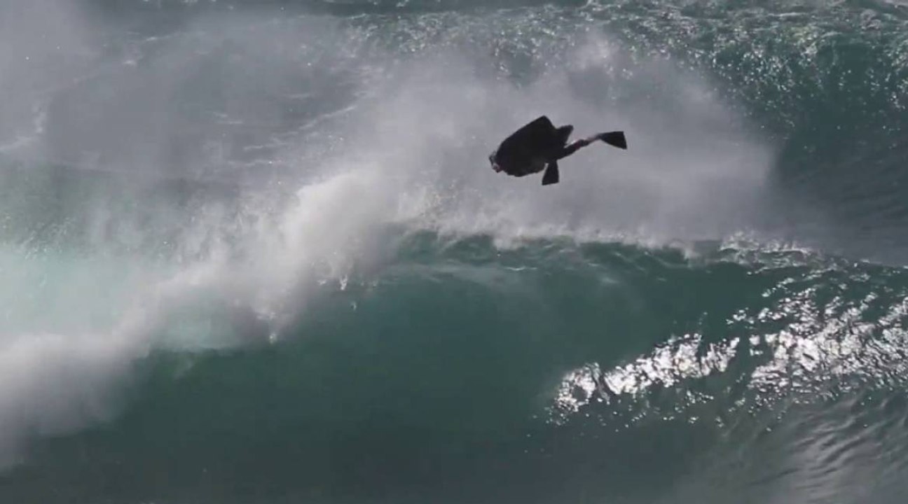 Bodyboard : compilation de wipe out à Pipeline
