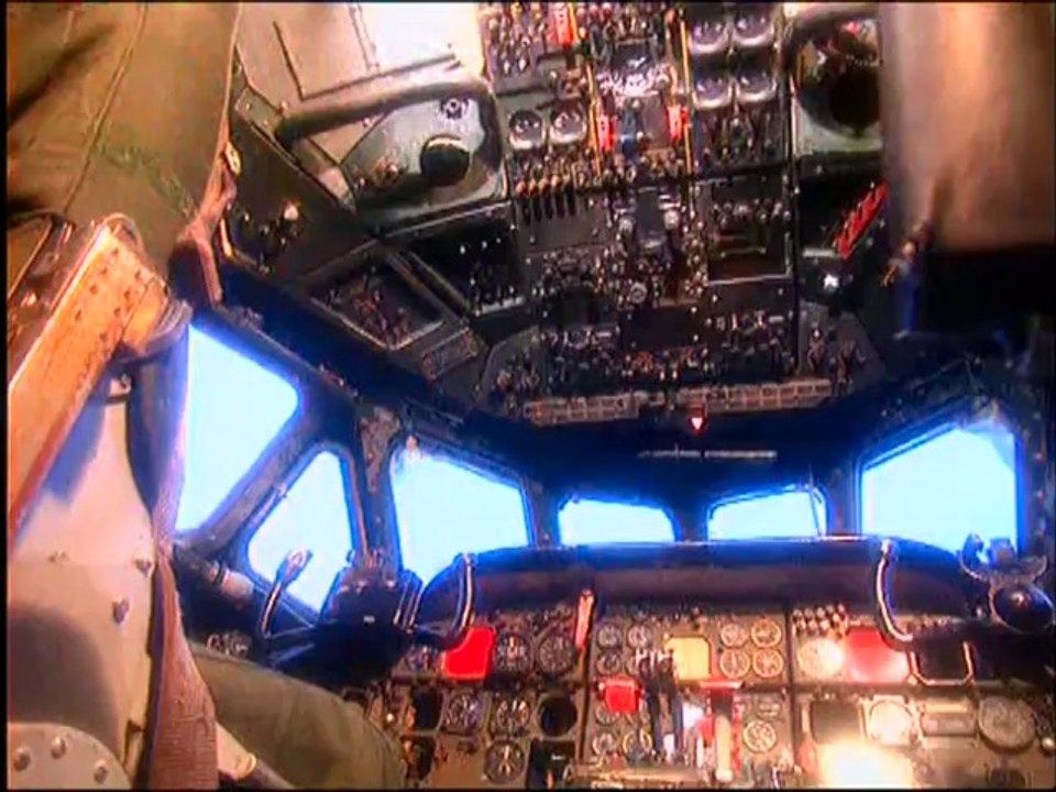 Piloter un avion — Camille Saféris (Nulle Part Ailleurs)