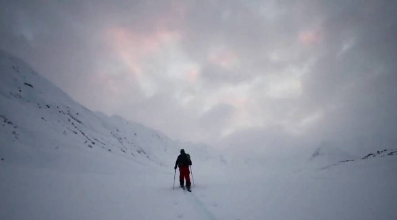 Norrona nous emmène sur les crêtes d'Alaska avec Searching for Spines