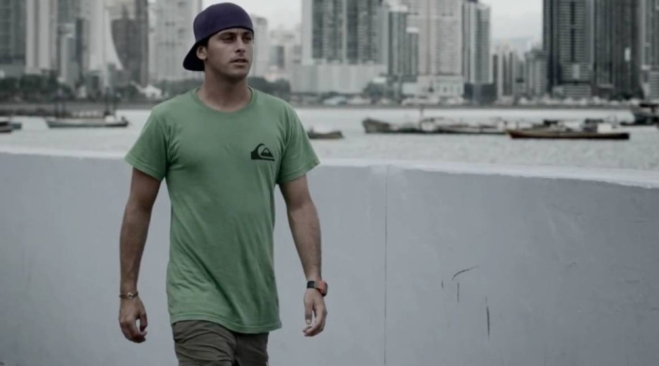 "Enjoy being yourself", la nouvelle signature de Jérémy Flores pour Quiksilver