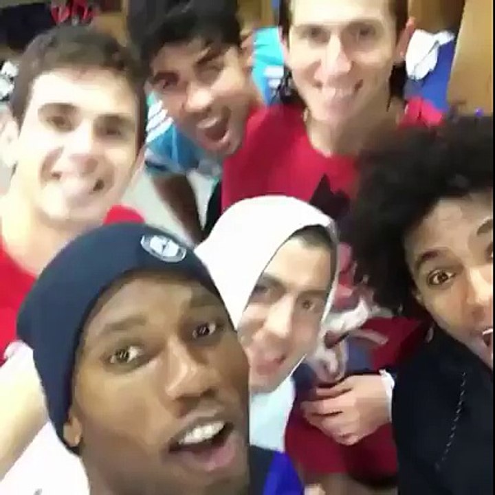 Já viu essa? Acho que o Diego Costa não estava passando muito bem...