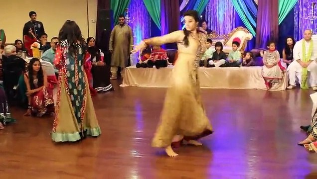 Pakistani Wedding Mehndi Night BEST Dance On Mehndi Taan Sajdi (FULL HD)