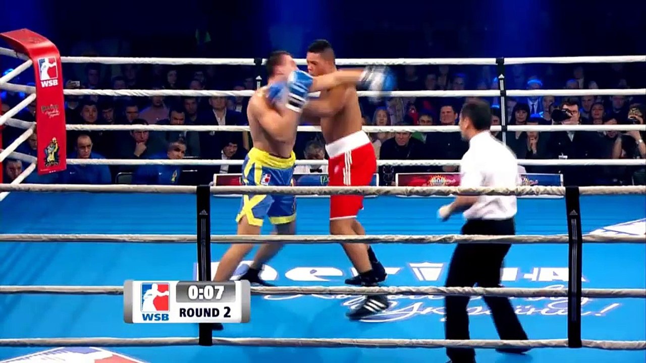 Boxen: Knockout! Victor kassiert rechten Haken