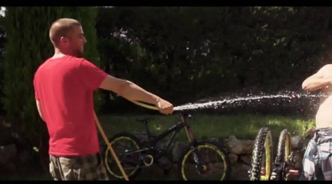 A racer's dream : teaser du film du team Hutchinson