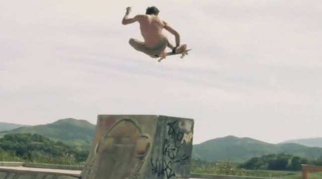 Romain Jorda skateboarding