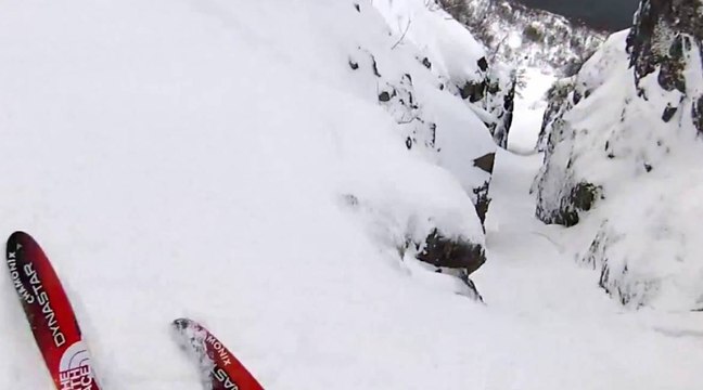 Léo Slemett et Aurélien Ducroz dans leurs œuvres en Norvège