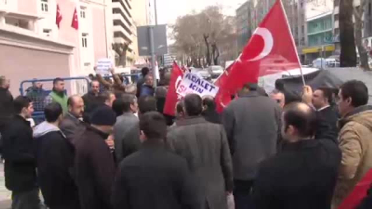 Yasa Dışı Dinleme Operasyonunda Müdür Teslim Oldu