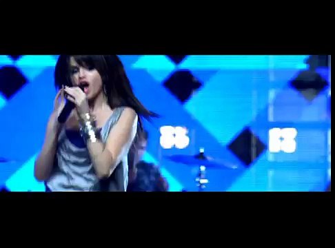 Selena Gomez & The Scene - Falling Down
