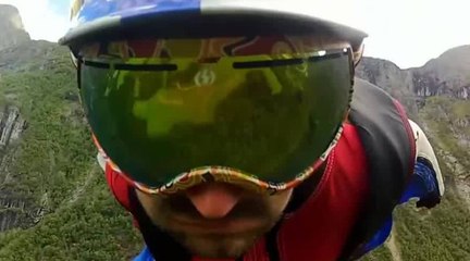 Wingsuit sur les hauteurs suisses avec Joke Sommer