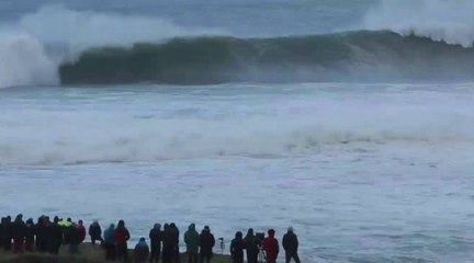 Big wave surfing à Mullaghmore en Irlande