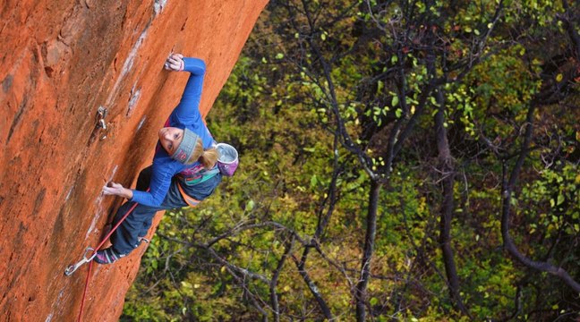 Sasha DiGiulian escalade une face inexplorée en Afrique du Sud