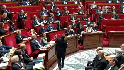 Taubira applaudie par la gauche à l'Assemblée après la charge d'un député UMP