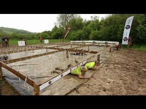 Adrénaline Shots : passage de l'obstacle de The Mud Day Paris du 10 mai 2014 de 12h30 à 12h45
