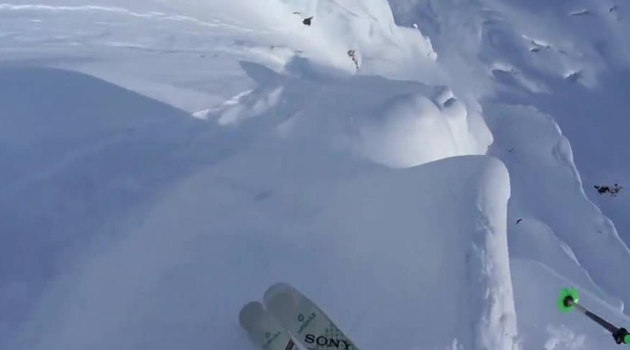 Eva Walkner sur les crêtes d'Alaska en caméra embarquée