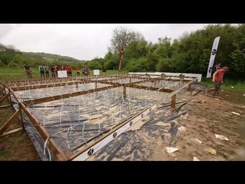 Adrénaline Shots : passage de l'obstacle de The Mud Day Paris du 8 mai 2014 de 13h30 à 13h44
