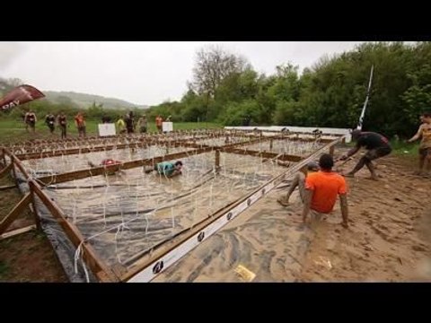 Adrénaline Shots : passage de l'obstacle de The Mud Day Paris du 8 mai 2014 de 14h30 à 14h44