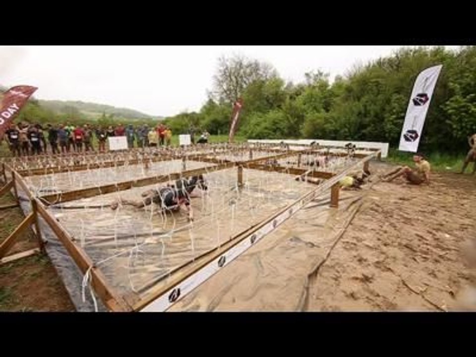 Adrénaline Shots : passage de l'obstacle de The Mud Day Paris du 8 mai 2014 de 14h45 à 14h59